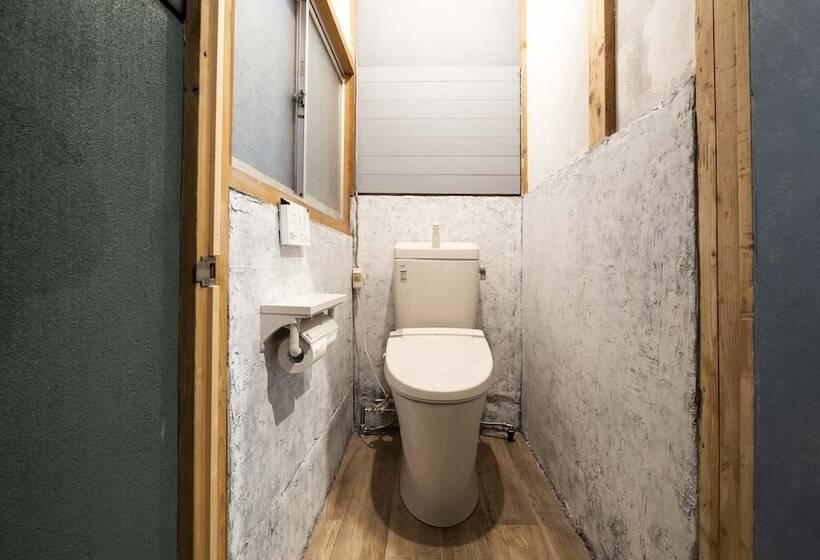 פנסיון Local Local