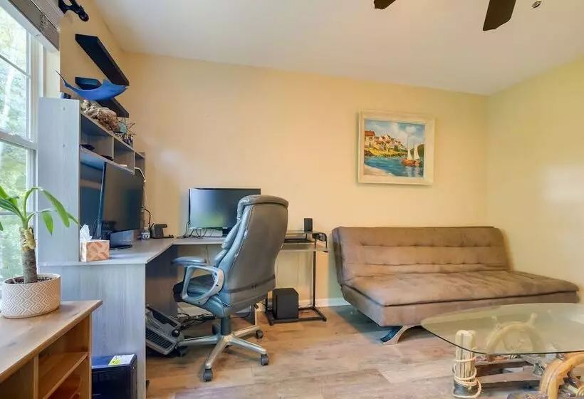 Pet Friendly Holly Springs Residence With Deck!