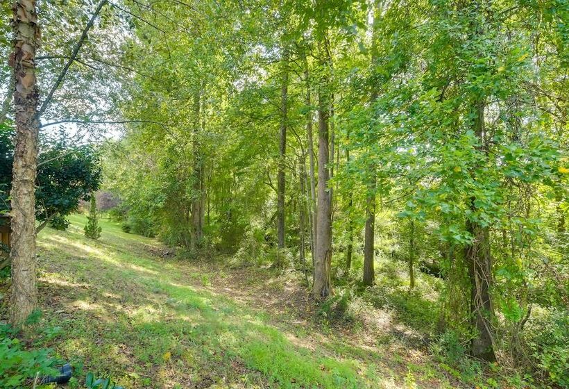 Pet Friendly Holly Springs Residence With Deck!