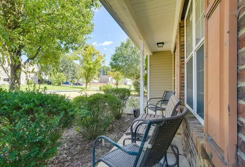 Pet Friendly Holly Springs Residence With Deck!
