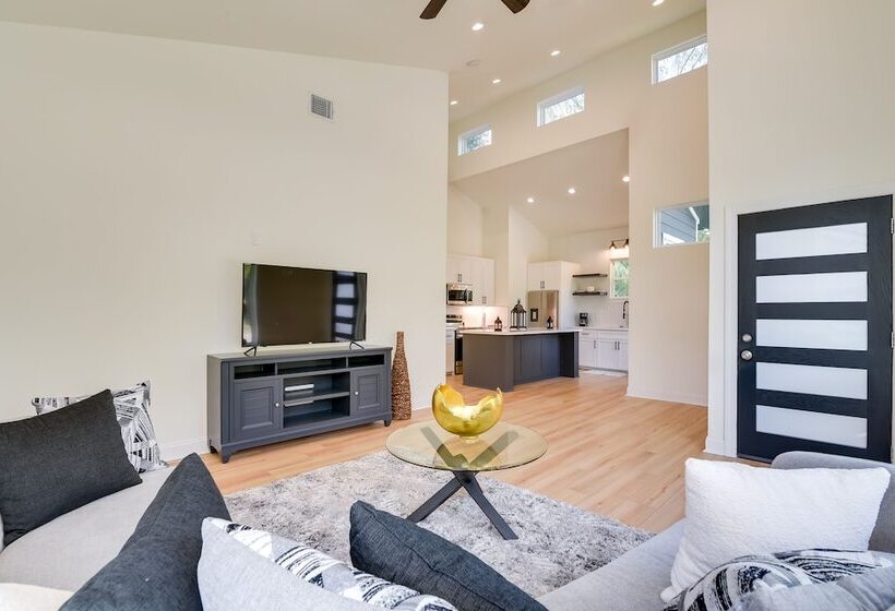 Pet Friendly Houston Home ~ 3 Mi To Downtown!