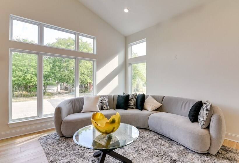 Pet Friendly Houston Home ~ 3 Mi To Downtown!