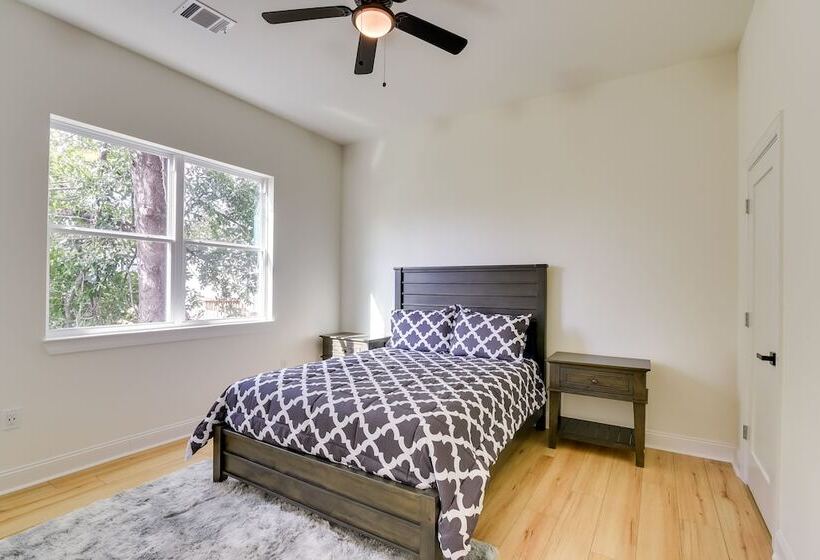 Pet Friendly Houston Home ~ 3 Mi To Downtown!