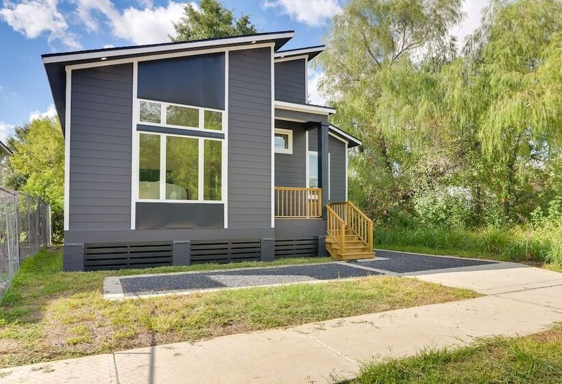 Pet Friendly Houston Home ~ 3 Mi To Downtown!