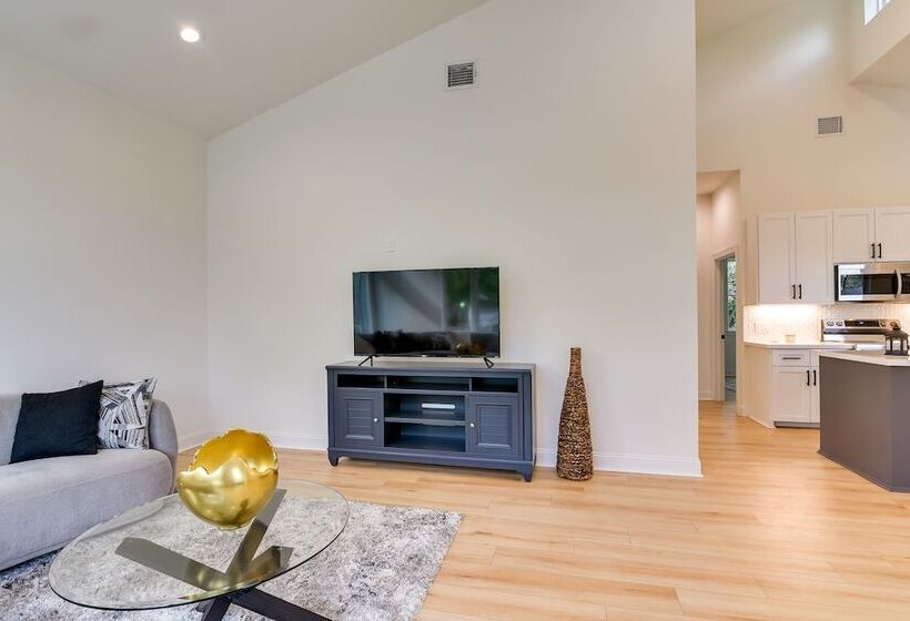 Pet Friendly Houston Home ~ 3 Mi To Downtown!