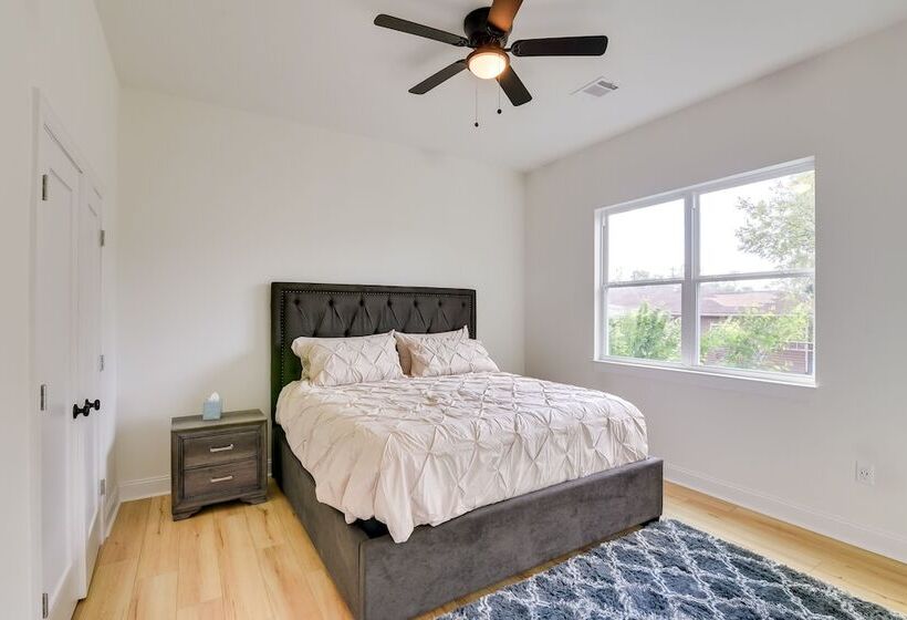 Pet Friendly Houston Home ~ 3 Mi To Downtown!