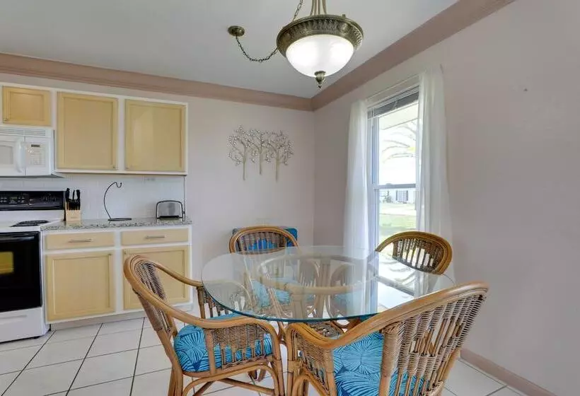 Pet Friendly Port Charlotte Home W/ Canal Access!