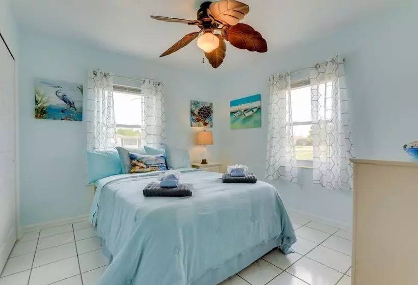 Pet Friendly Port Charlotte Home W/ Canal Access!