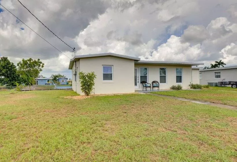 Pet Friendly Port Charlotte Home W/ Canal Access!