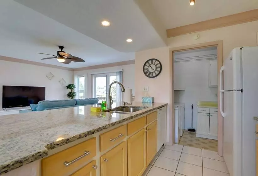 Pet Friendly Port Charlotte Home W/ Canal Access!