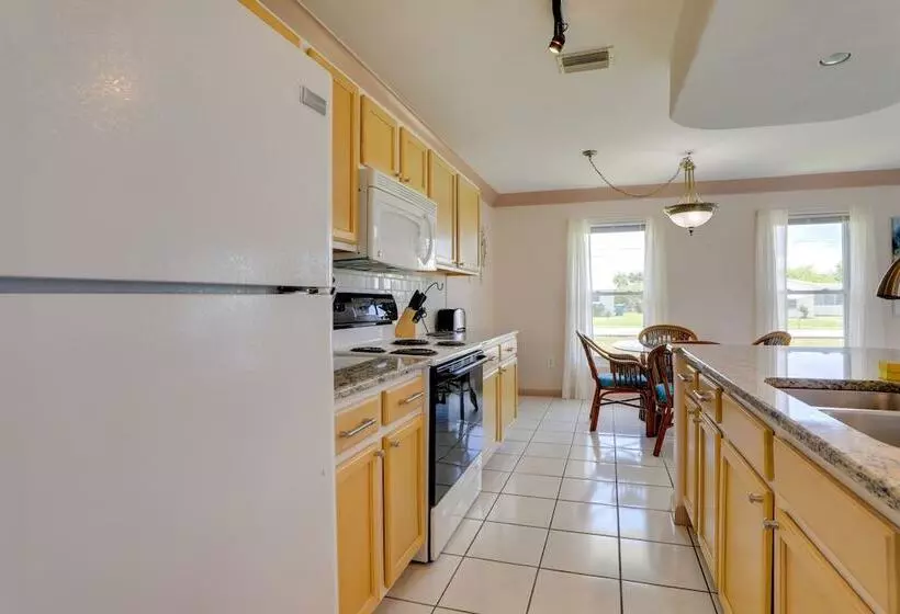 Pet Friendly Port Charlotte Home W/ Canal Access!