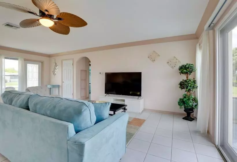 Pet Friendly Port Charlotte Home W/ Canal Access!