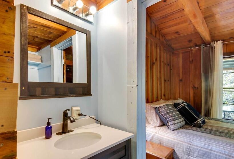 Pisgah Forest Cabin W/ Mountain + Waterfall Views!