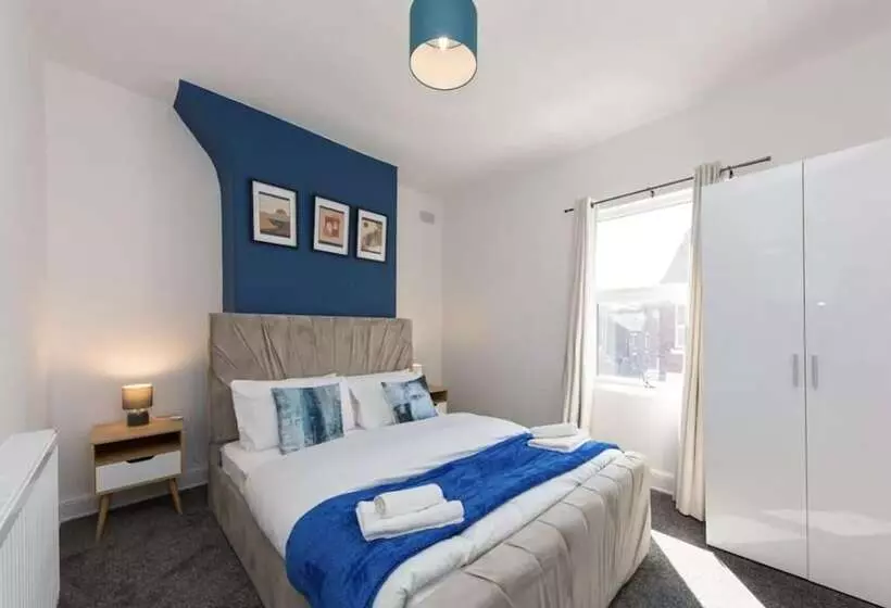 レジデンス Impeccable 2 Bed House In Stoke On Trent