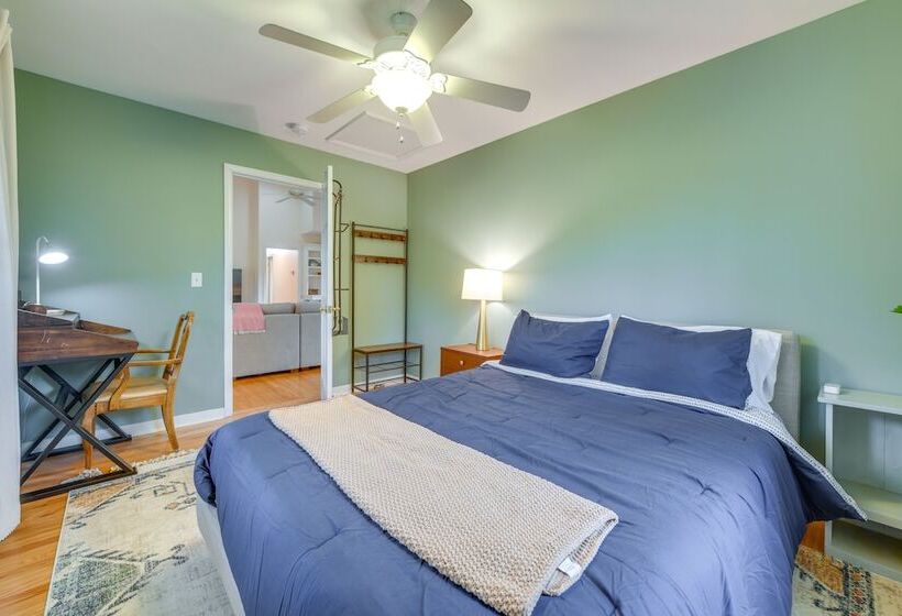 Riverfront Virginia Home   Dock, Fire Pit & Kayaks