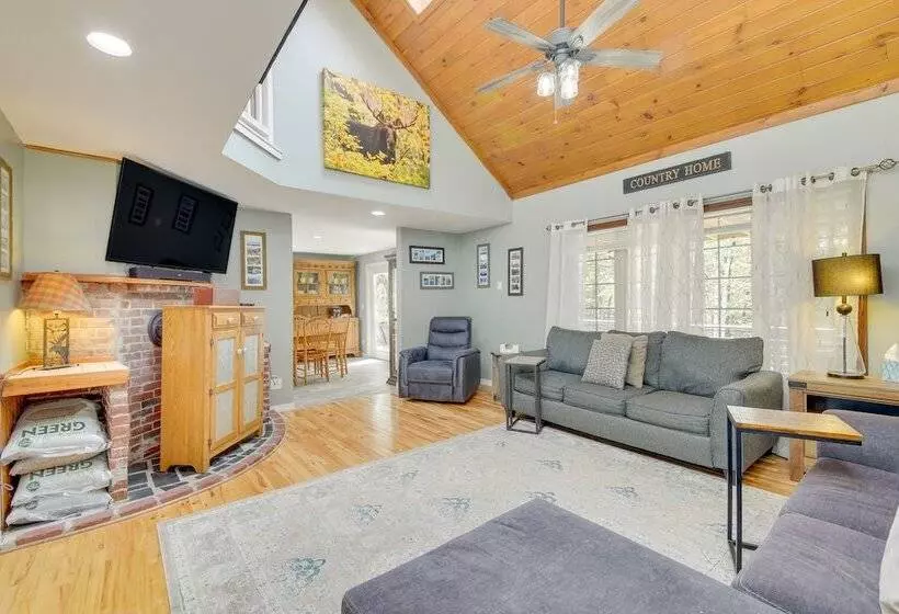 Searsport Paradise W/ Private Pool & Patio!