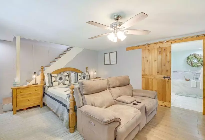 Searsport Paradise W/ Private Pool & Patio!