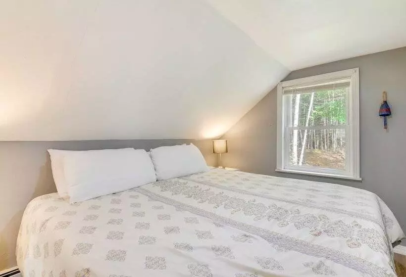 Searsport Paradise W/ Private Pool & Patio!