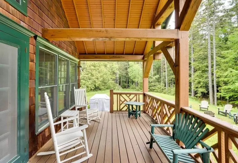 Secluded Elka Park Cabin: Hot Tub & Fire Pit!