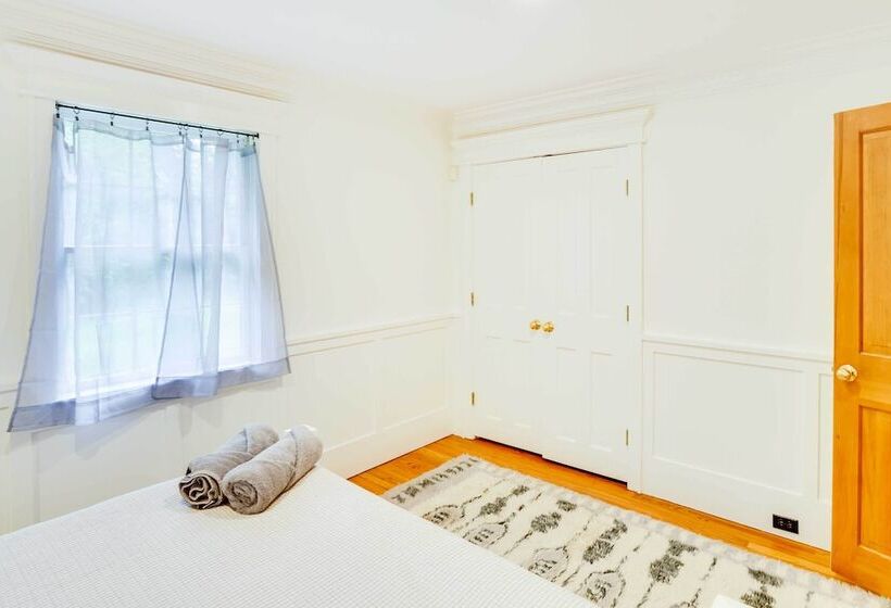 Secluded Elka Park Cabin: Hot Tub & Fire Pit!