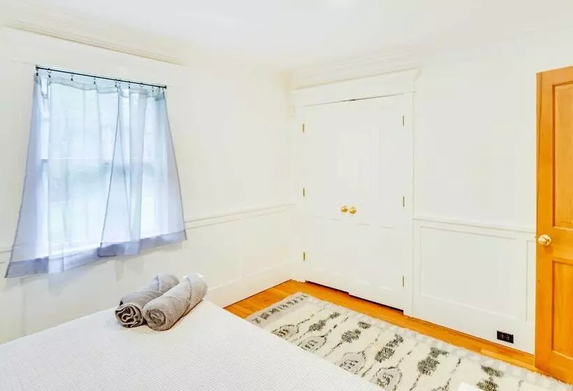 Secluded Elka Park Cabin: Hot Tub & Fire Pit!