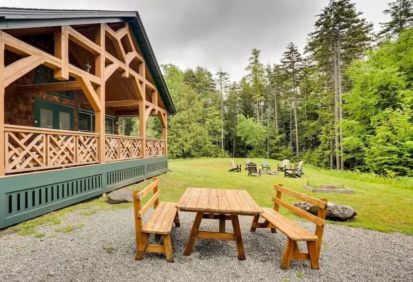 Secluded Elka Park Cabin: Hot Tub & Fire Pit!