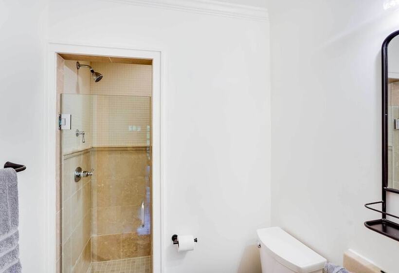 Secluded Elka Park Cabin: Hot Tub & Fire Pit!