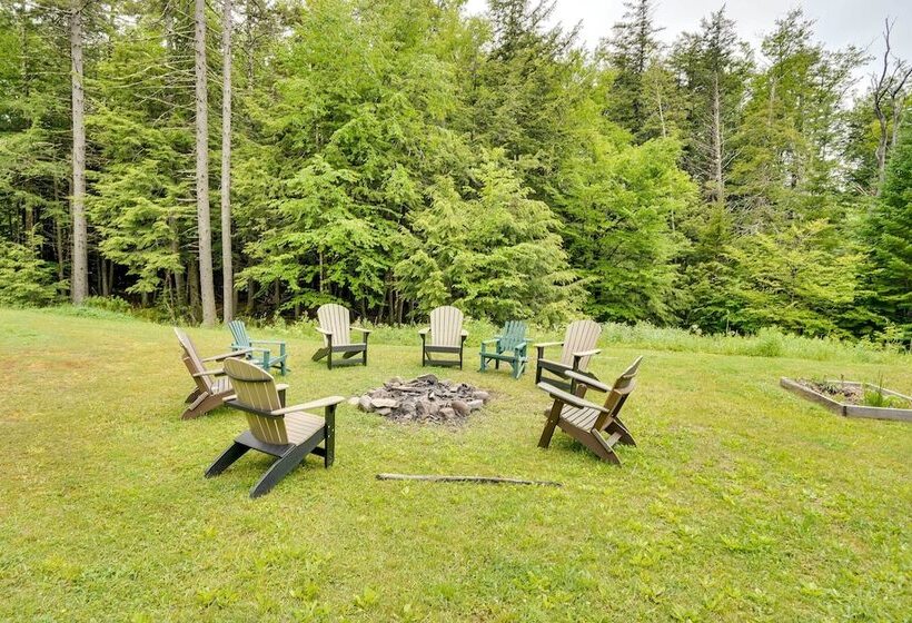 Secluded Elka Park Cabin: Hot Tub & Fire Pit!