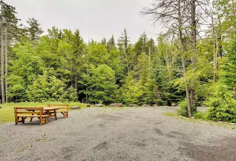 Secluded Elka Park Cabin: Hot Tub & Fire Pit!