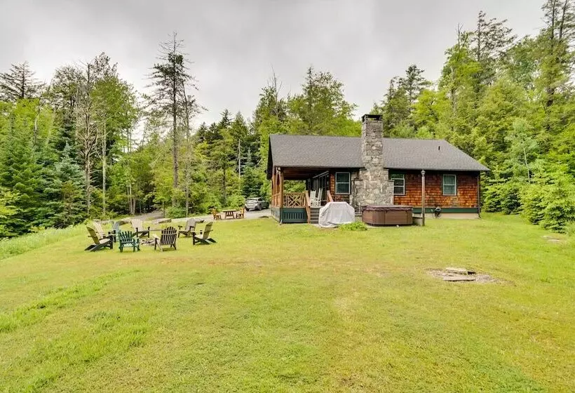 Secluded Elka Park Cabin: Hot Tub & Fire Pit!