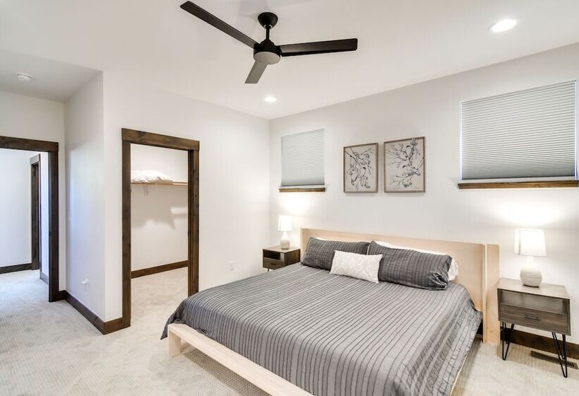 In Granby Ranch Ski Resort: Sleek Home W/ Hot Tub!