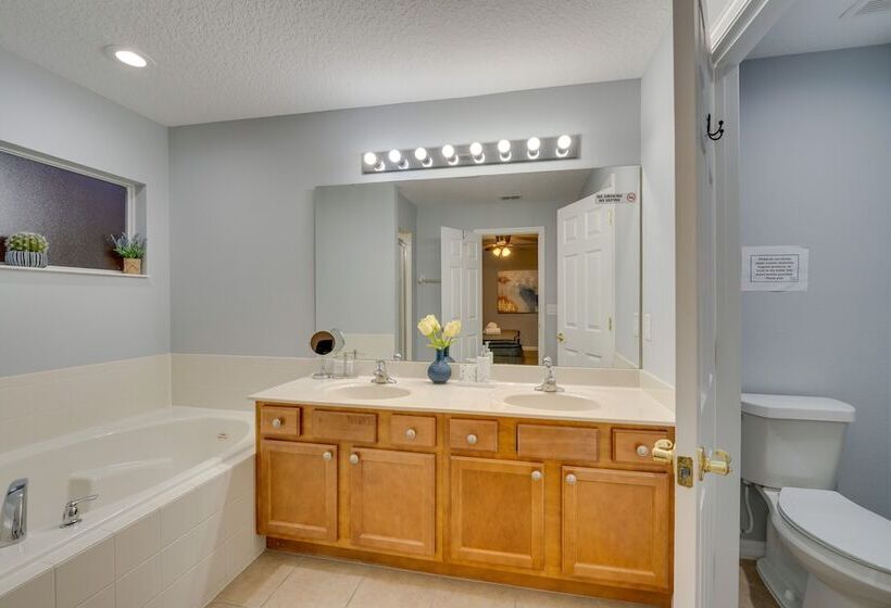 Spacious Kissimmee Oasis W/ Resort Style Amenities