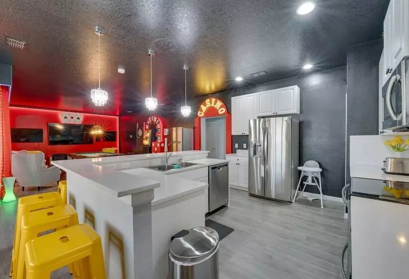 Spacious Kissimmee Oasis W/ Resort Style Amenities