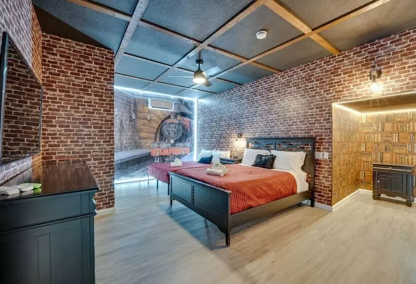 Spacious Kissimmee Oasis W/ Resort Style Amenities