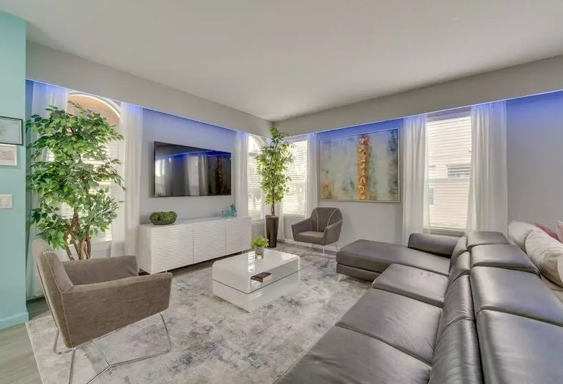 Spacious Kissimmee Oasis W/ Resort Style Amenities