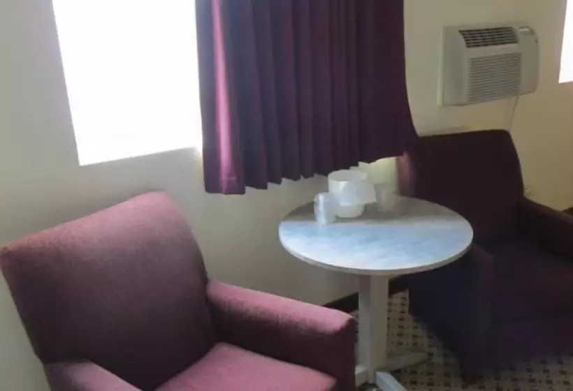 Hotelli Amber Inn