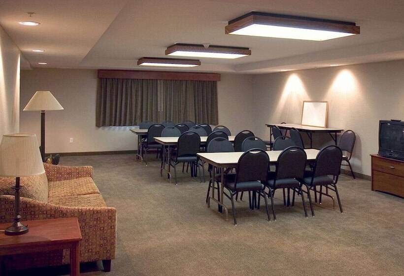 فندق Americinn By Wyndham Charlevoix