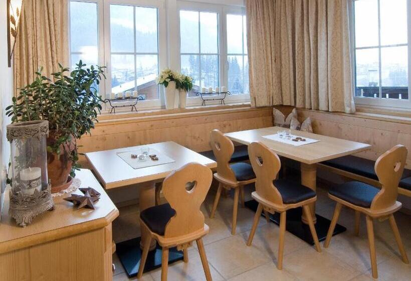 Hotelli Apart Garni Heisenhof