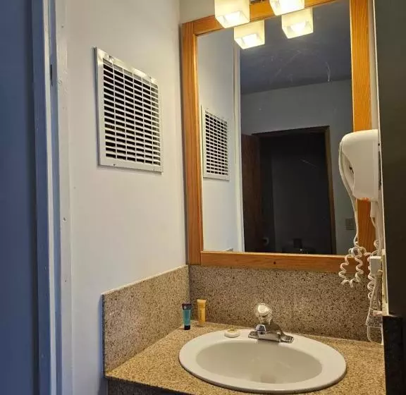 ホテル Cle Elum Travelers Inn