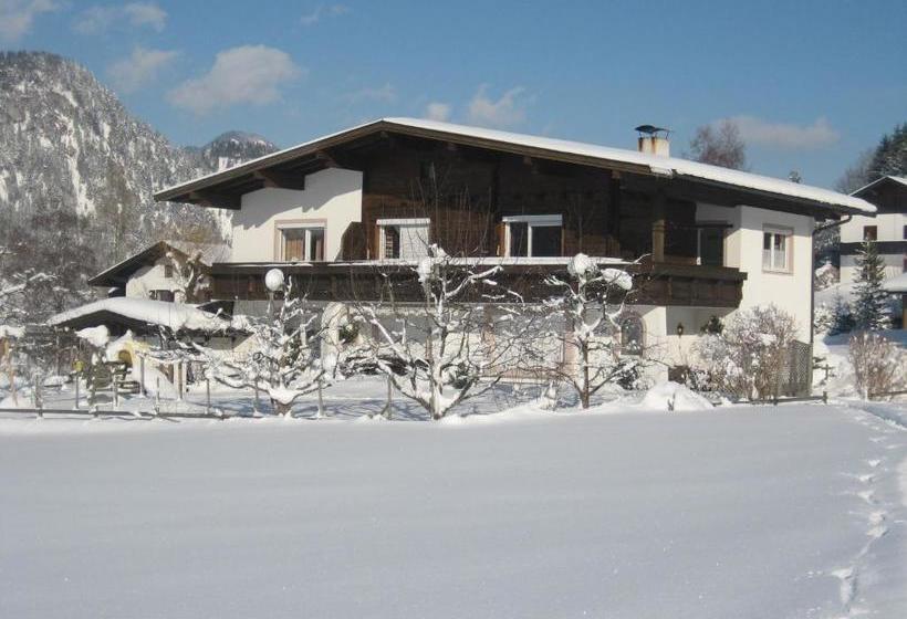 ホテル Haus Birgit