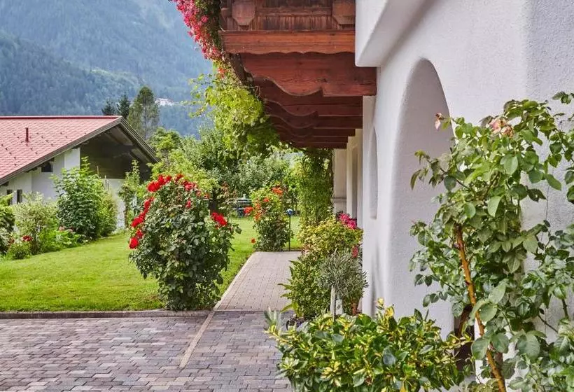 هتل Haus Elfi Fiegl