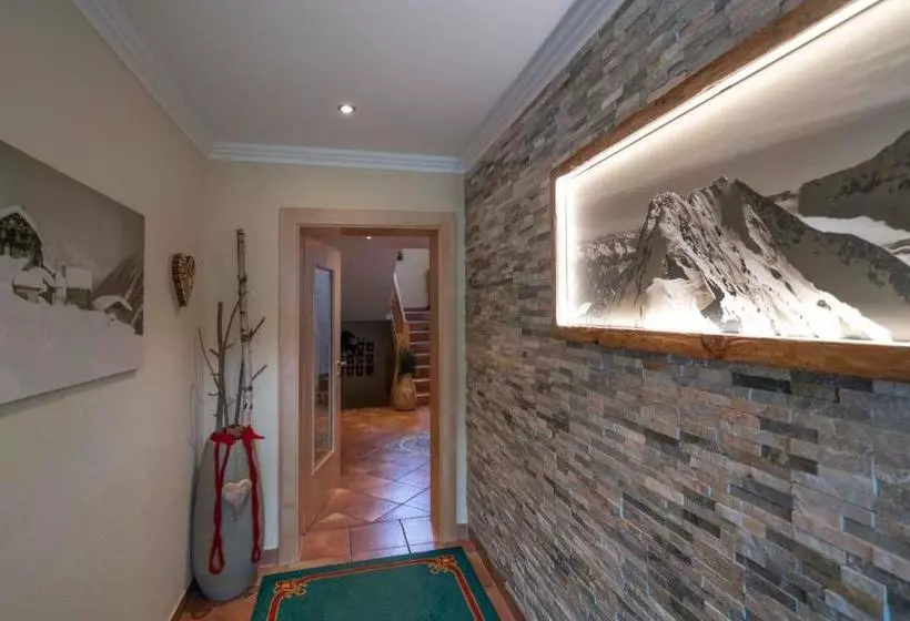 هتل Haus Fridolin