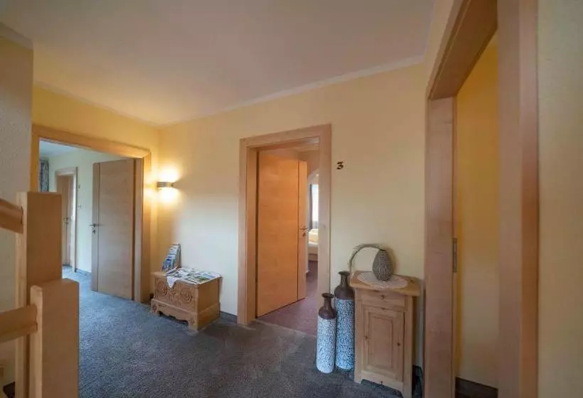 هتل Haus Fridolin