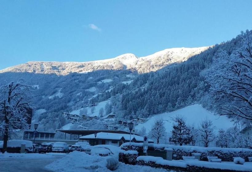 ホテル Landhaus Tirol