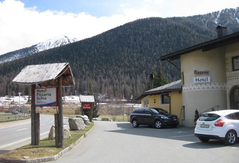 酒店 Pizzeria Selva
