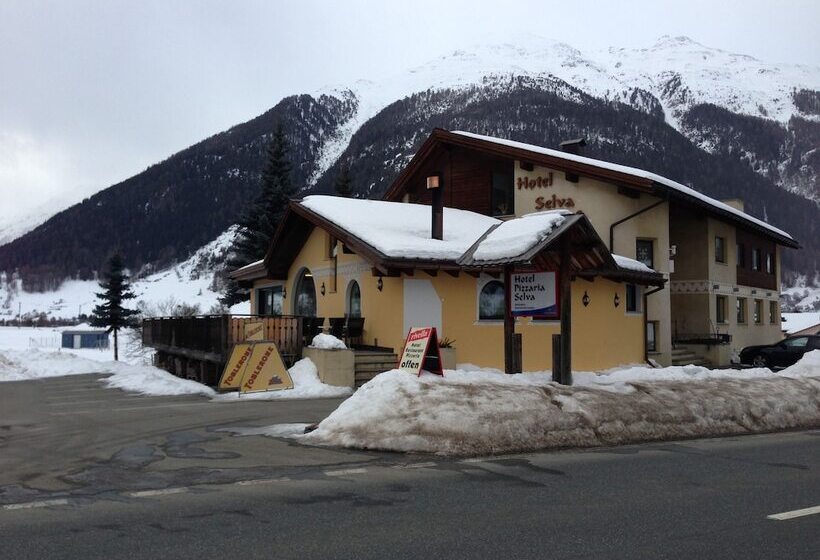 酒店 Pizzeria Selva