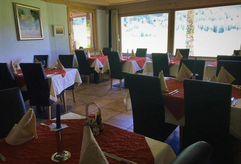 酒店 Pizzeria Selva