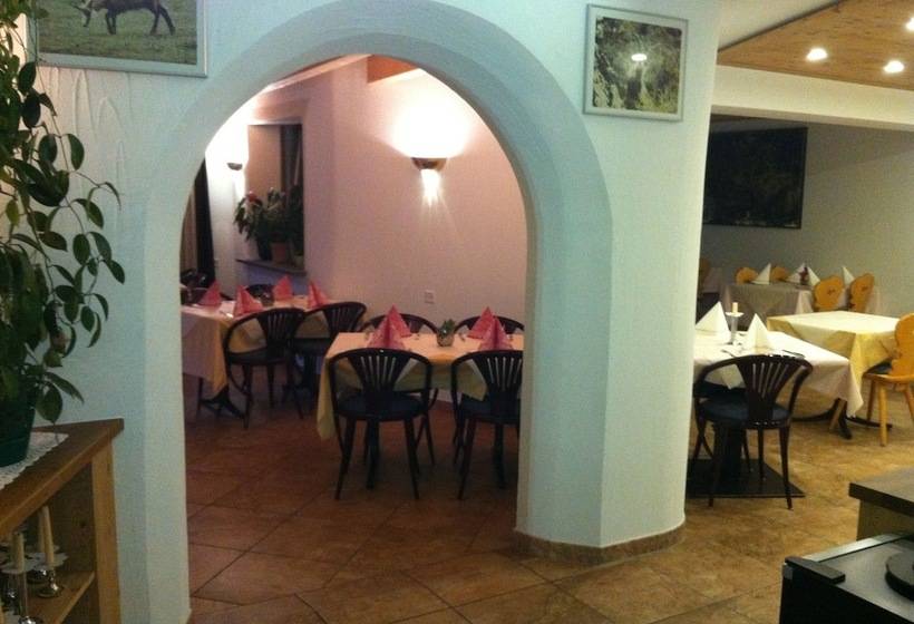 酒店 Pizzeria Selva