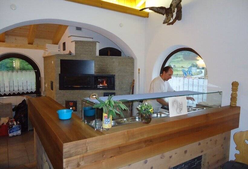 酒店 Pizzeria Selva