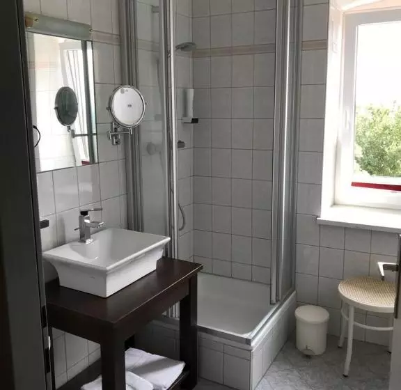 ホテル Schlosstaverne Obrist